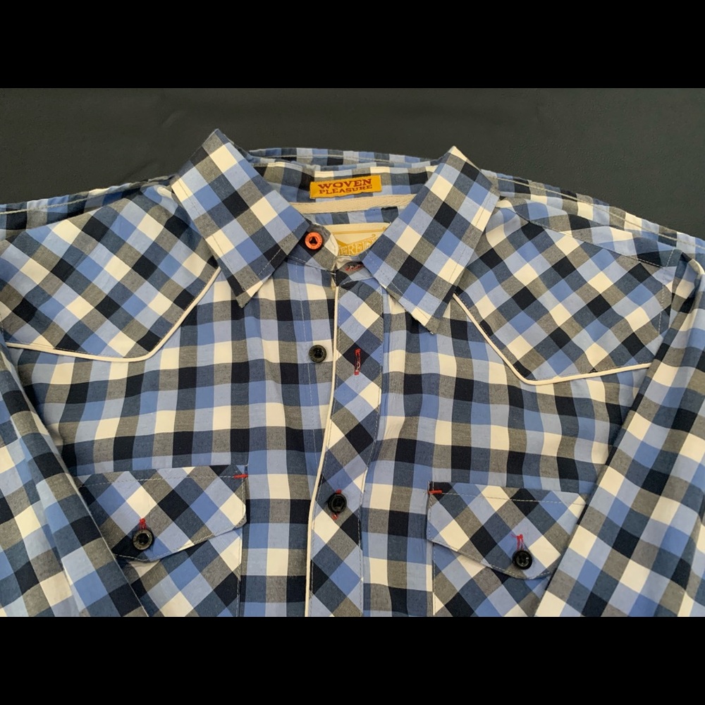 Men’s sovereign code long sleeve size Large